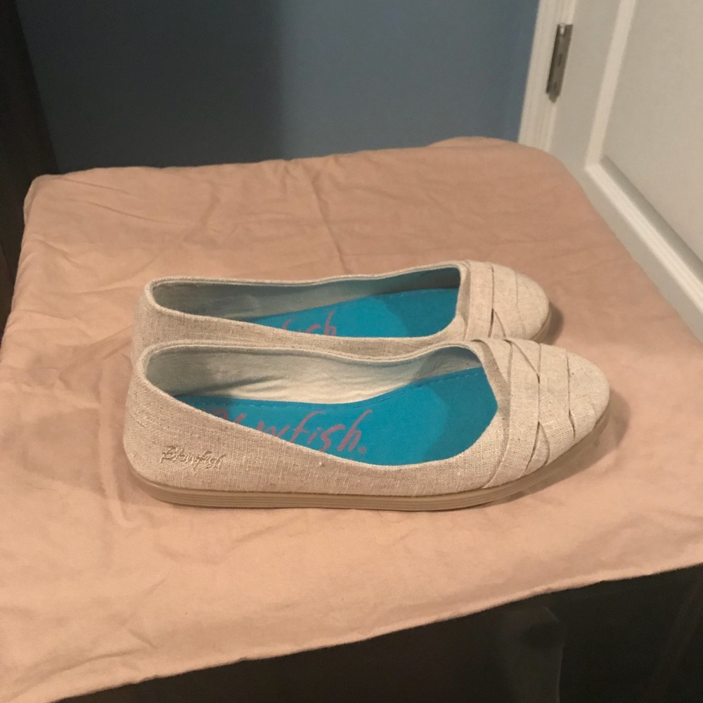 tan canvas flat